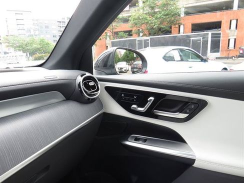 Used 2026 Mercedes-Benz GLC 350e 4MATIC image 16