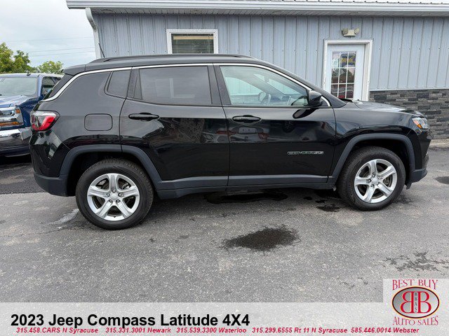 Used 2023 Jeep Compass Latitude AWD/4WD image 8