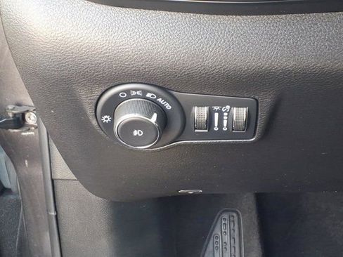 Used 2022 Jeep Compass Trailhawk w/ Trailhawk Convenience Group AWD/4WD image 21