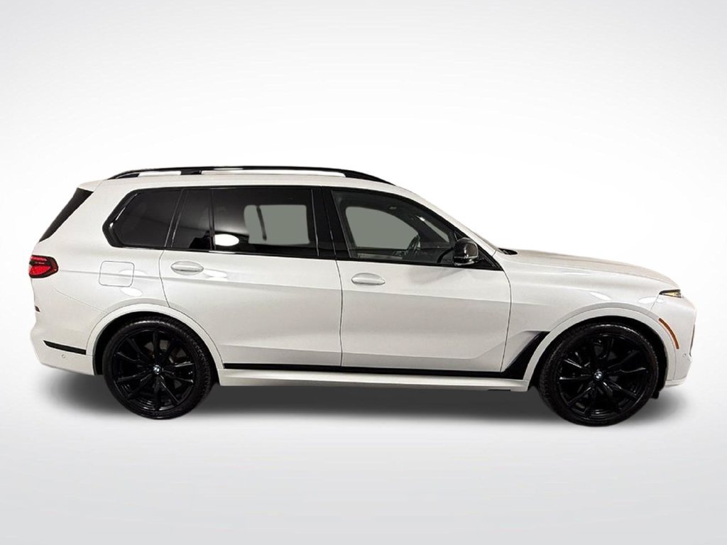 Used 2025 BMW X7 M60i AWD/4WD image 6