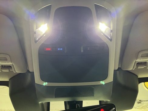 Used 2023 Subaru Outback Premium w/ Popular Package #1 image 9