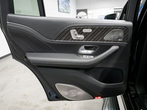 Used 2025 Mercedes-Benz Maybach GLS 600 4MATIC image 45