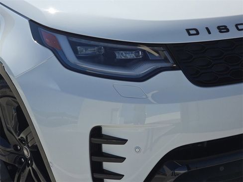 Used 2025 Land Rover Discovery Dynamic SE image 34