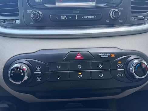 Used 2016 Kia Sorento FWD image 36