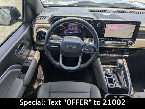 Used 2025 Chevrolet Colorado ZR2 w/ Technology Package AWD/4WD image 16
