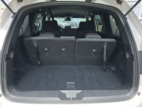 Used 2025 Honda Pilot Sport image 12