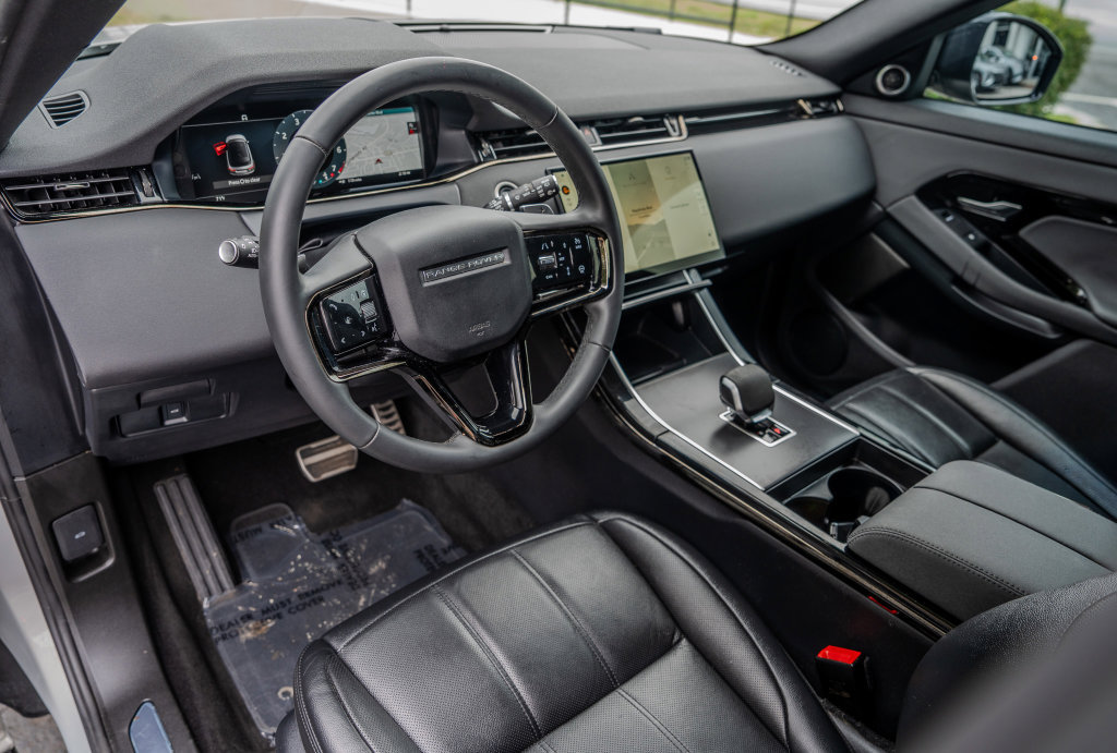 Used 2024 Land Rover Range Rover Evoque Dynamic SE AWD/4WD image 4