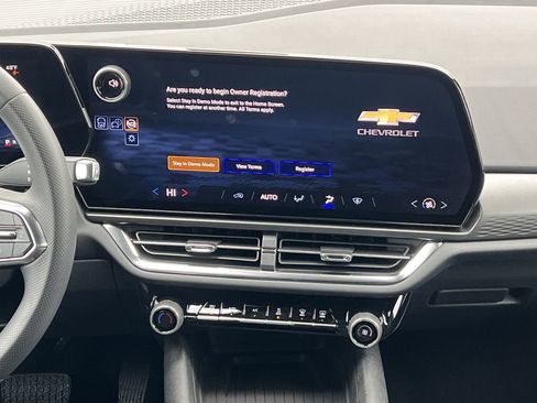 New 2026 Chevrolet Equinox EV LT image 4