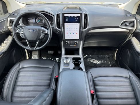 Used 2024 Ford Edge SEL image 11