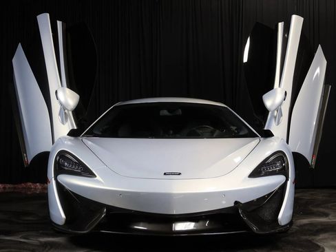 Used 2017 McLaren 570S Coupe RWD image 14