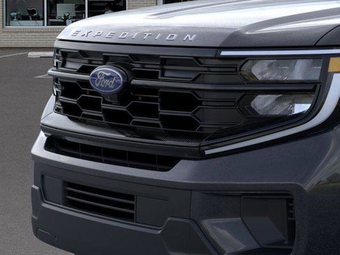 New 2025 Ford Expedition Active image 17