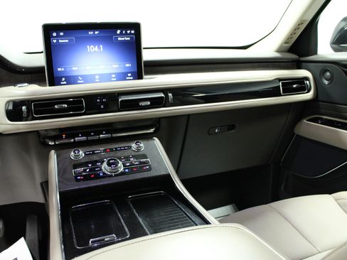 Used 2022 Lincoln Aviator Reserve w/ Elements Package Plus image 20