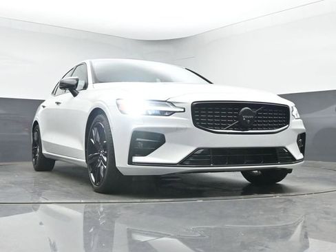 Used 2024 Volvo S60 B5 Plus w/ Climate Package FWD image 11