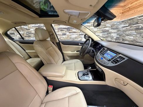 Used 2011 Hyundai Genesis 3.8 w/ Premium Navigation Pkg 3 RWD image 14