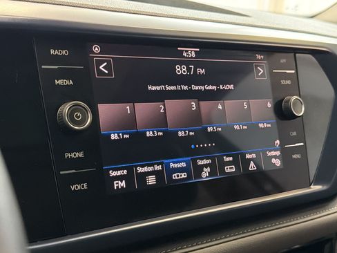 Certified 2024 Volkswagen Taos SE w/ Panoramic Sunroof Package FWD image 21