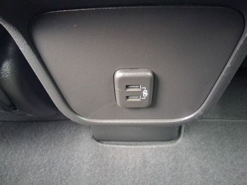 Used 2022 GMC Terrain SLE image 17