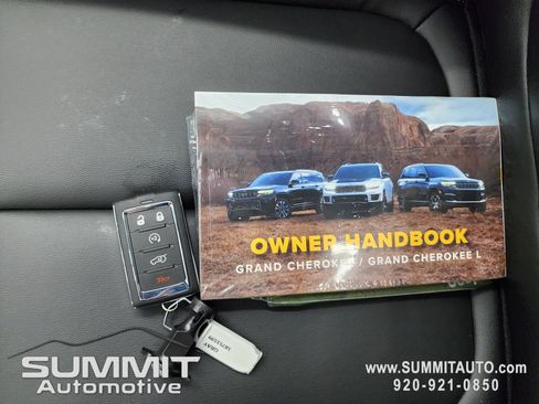 New 2025 Jeep Grand Cherokee Limited w/ Black Appearance Package image 63
