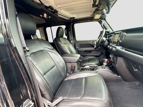 Used 2022 Jeep Wrangler Unlimited Sahara w/ Cold Weather Group AWD/4WD image 34