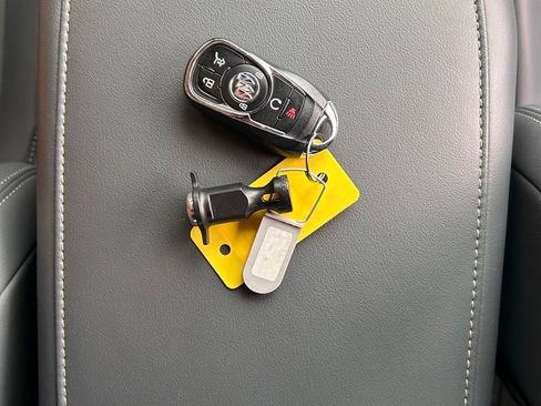 Certified 2023 Buick Enclave Essence image 38