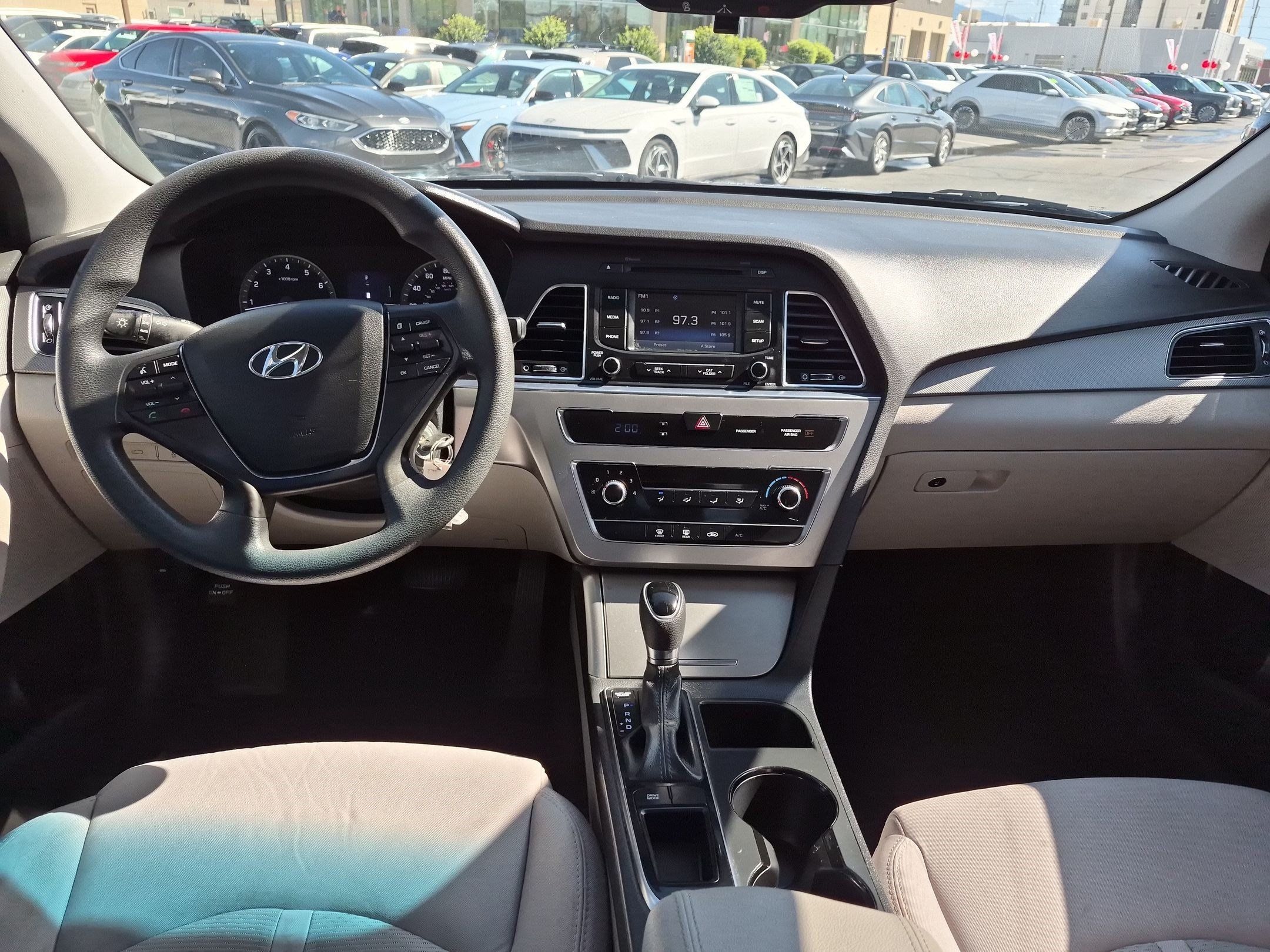 Used 2015 Hyundai Sonata SE w/ Option Group 09 FWD image 25