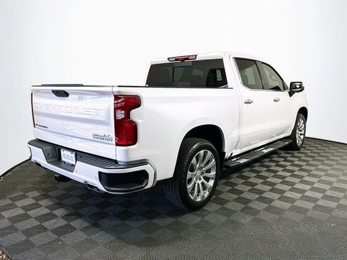 Used 2022 Chevrolet Silverado 1500 High Country w/ Technology Package image 8