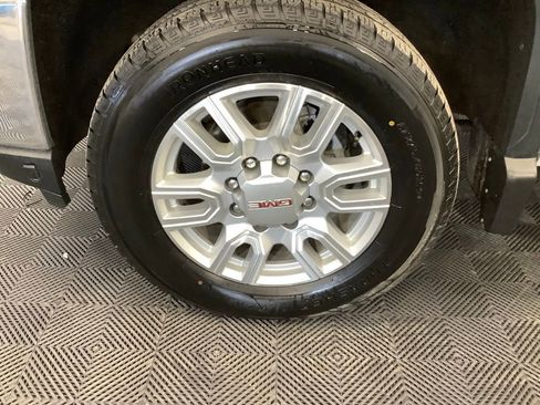 Used 2021 GMC Sierra 2500 SLT w/ SLT Preferred Package image 2