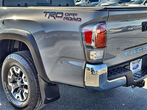 Used 2020 Toyota Tacoma TRD Off-Road image 14