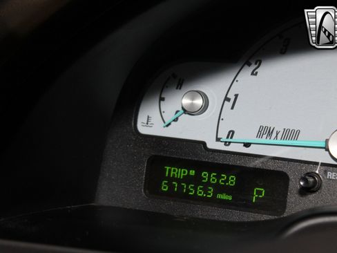 Used 2002 Ford Thunderbird image 19