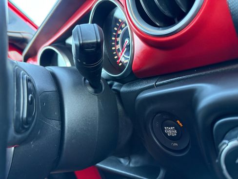 Used 2018 Jeep Wrangler Unlimited Rubicon image 15