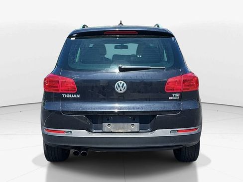Used 2017 Volkswagen Tiguan Wolfsburg Edition AWD/4WD image 4