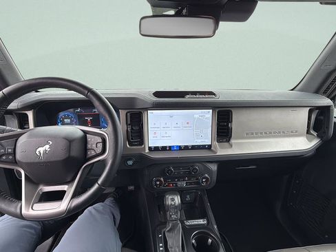 Certified 2025 Ford Bronco Outer Banks AWD/4WD image 20