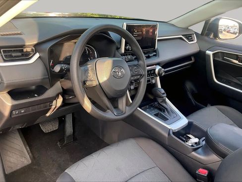 Used 2025 Toyota RAV4 XLE w/ Convenience Package FWD image 18