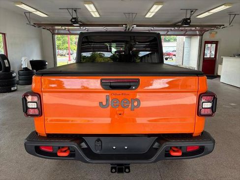 Certified 2025 Jeep Gladiator Mojave w/ Convenience Group AWD/4WD image 20