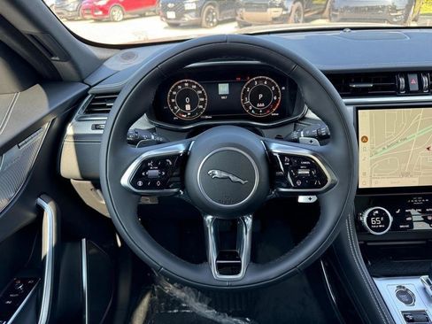 Used 2025 Jaguar F-PACE R-Dynamic S image 8