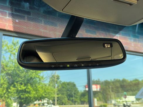 Used 2014 Toyota Tundra Limited w/ Limited Premium Package AWD/4WD image 31