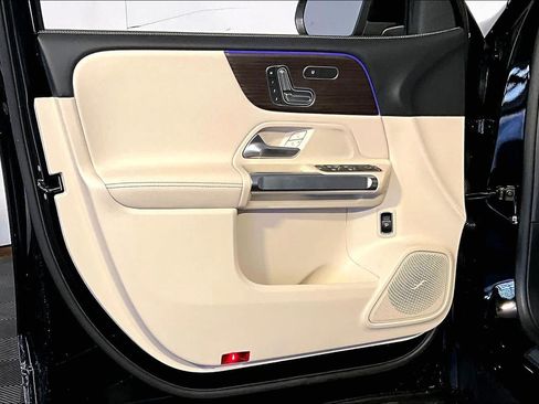 New 2026 Mercedes-Benz GLB 250 4MATIC image 11
