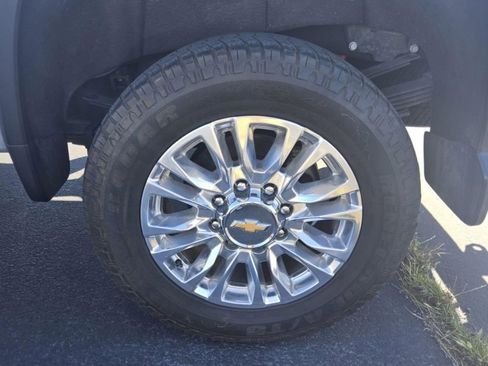Used 2022 Chevrolet Silverado 3500 High Country w/ Z71 Off-Road Package AWD/4WD image 5