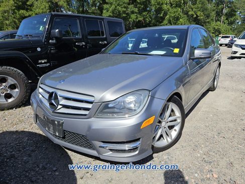 Used 2013 Mercedes-Benz C 300 4MATIC Sedan image 2