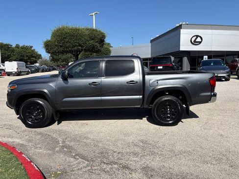 Used 2023 Toyota Tacoma SR5 RWD image 2