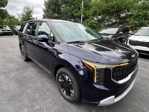 New 2026 Kia Carnival LXS image 3