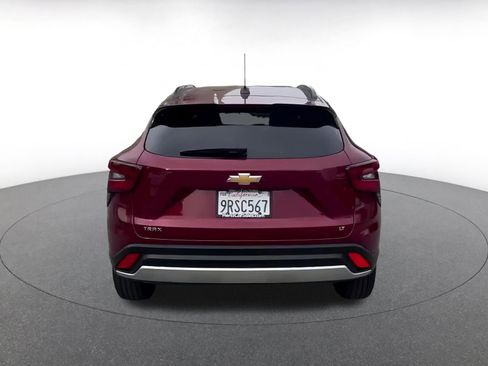 Used 2025 Chevrolet Trax LT image 12