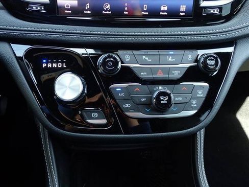 New 2027 Chrysler Pacifica Limited AWD/4WD image 20