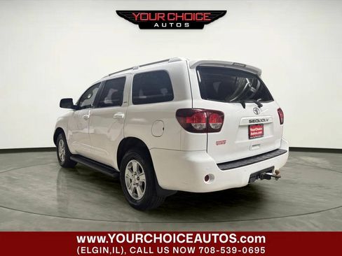 Used 2018 Toyota Sequoia SR5 AWD/4WD image 3