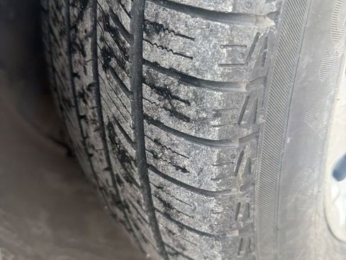 Used 2016 Chrysler Town & Country Touring image 10