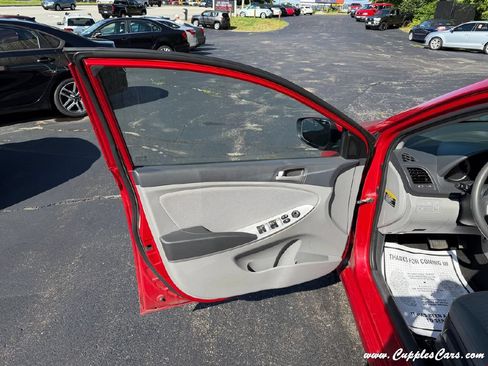 Used 2013 Hyundai Accent GLS FWD image 5