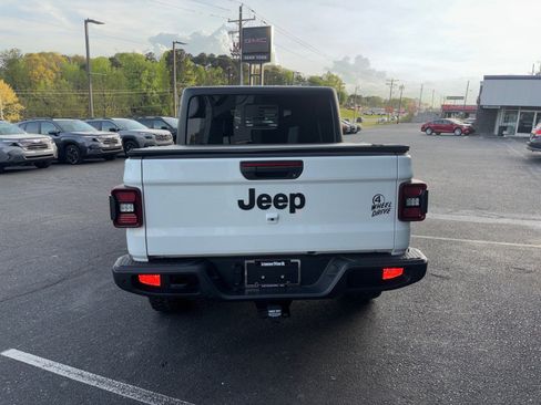 Used 2025 Jeep Gladiator Sport image 47