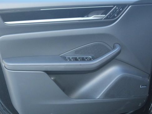 New 2026 Porsche Macan 4 Electric AWD/4WD image 21