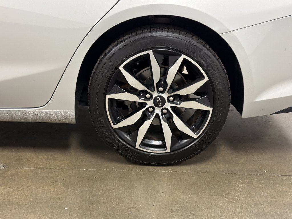 Used 2021 Chevrolet Malibu RS FWD image 13