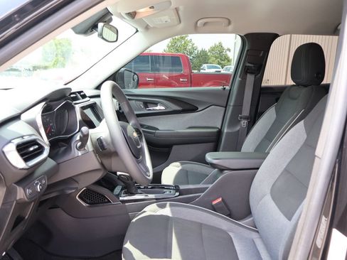 Used 2023 Chevrolet TrailBlazer LT w/ Convenience Package FWD image 21