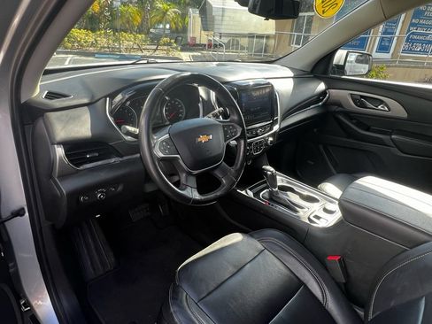 Used 2020 Chevrolet Traverse LT w/ LT Premium Package AWD/4WD image 16